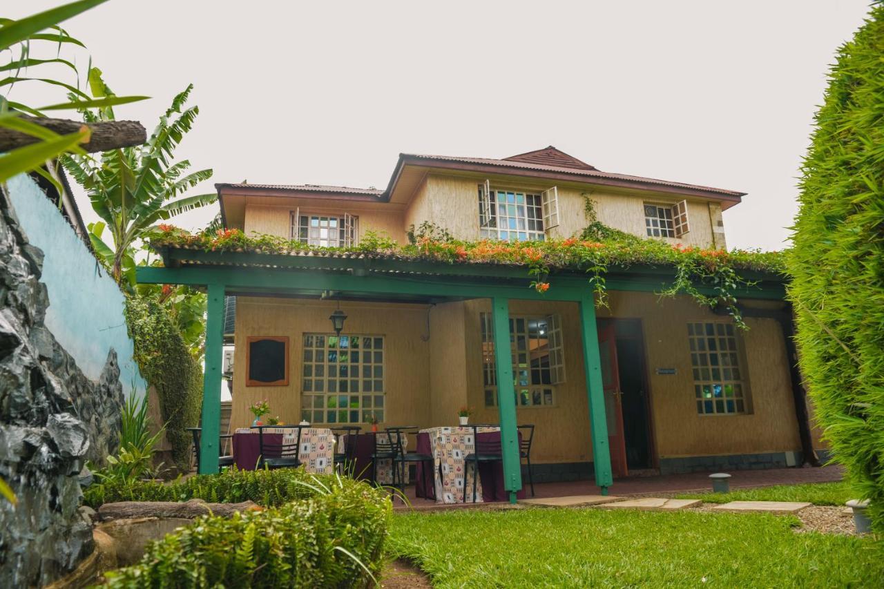 Crest Safari Lodge Bed And Breakfast Arusha Exterior foto